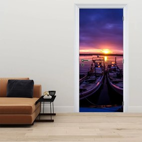 Fototapet pentru ușă - Bărci de pescuit în port (95x205cm)