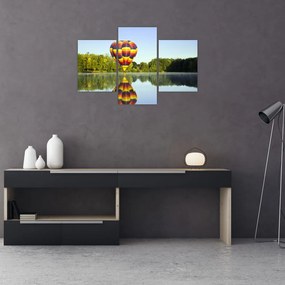 Tablou cu balon cu aer cald pe un lac (90x60 cm)