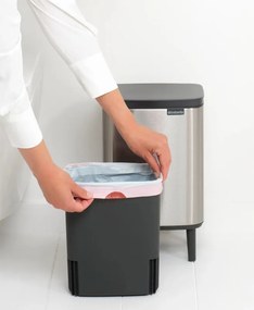 Cos de gunoi Brabantia Bo Small Hi 1006646, 7 L, Deschidere lina si silentioasa, Baza antiderapanta, Rezistent la amprente, Inox mat