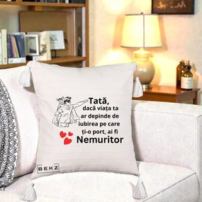 Cadou pentru Tata - Perna Personalizata Tata Nemuritor Supererou cu Masca, 40x40 cm, Bej cu Franjuri, Husa Detasabila, Perna Inclusa, BEKZ®