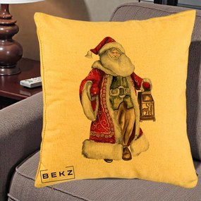 Perna Decorativa Mos Craciun Vintage cu Felinar, 40x40 cm, Galben, Husa Detasabila, Perna Inclusa, BEKZ®
