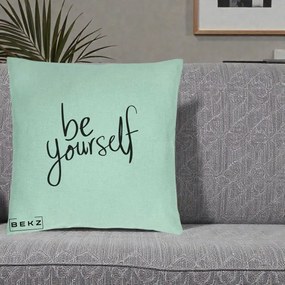 Perna Decorativa Be Yourself Caligrafie Neagra, 40x40 cm, Verde Menta, Husa Detasabila, Perna Inclusa, BEKZ®