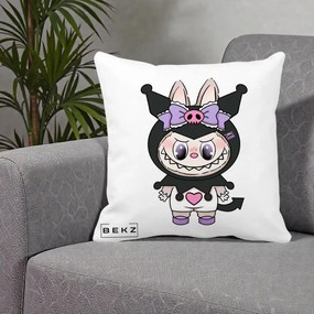 Perna Personalizata Labubu x Kuromi, 40x40 cm, Alba Mata, Husa Detasabila, Perna Inclusa, BEKZ®