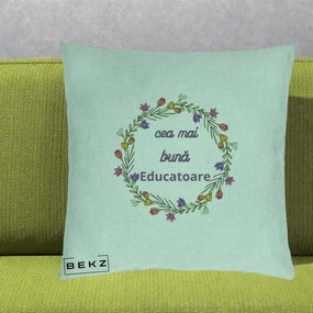 Cadou pentru Educatoare - Perna Personalizata Cea mai Buna Educatoare cu Coronita Florala Colorata, 40x40 cm, Verde Menta, Husa Detasabila, Perna Inclusa, BEKZ®