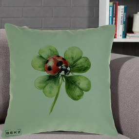 Perna Decorativa Buburuza Norocoasa pe Trifoi cu Patru Foi, 40x40 cm, Verde, Husa Detasabila, Perna Inclusa, BEKZ®