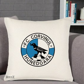 Perna Personalizata FC Corvinul Hunedoara Fotbal, 40x40 cm, Crem Reliefat, Husa Detasabila, Perna Inclusa, BEKZ®
