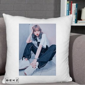 Perna Personalizata K-pop BLACKPINK Lisa, 40x40 cm, Alb Pufos, Husa Detasabila, Perna Inclusa, BEKZ®