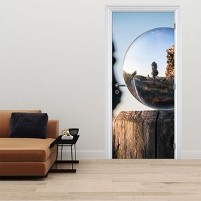 Fototapet pentru ușă - Peisaj și lupă (95x205cm)