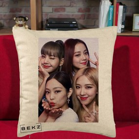 Perna Personalizata K-pop BLACKPINK Foto Grup Selfie 4 Membre, 40x40 cm, Bej, Husa Detasabila, Perna Inclusa, BEKZ®