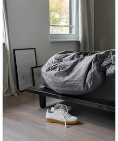 Pat matrimonial negru din lemn masiv de pin cu somieră 140x200 cm Peek – Karup Design