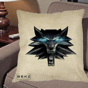 Perna Decorativa The Witcher Wolf Head, 40x40 cm, Crem, Husa Detasabila, Perna Inclusa, BEKZ®