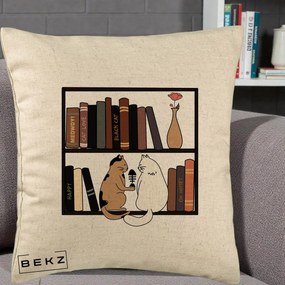 Perna Personalizata Pisici si Carti pe Raft, 40x40 cm, Bej, Husa Detasabila, Perna Inclusa, BEKZ®
