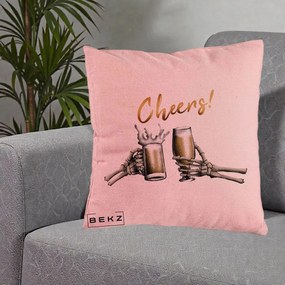 Perna Decorativa Halloween Cheers Schelete cu Bere, 40x40 cm, Roz, Husa Detasabila, Perna Inclusa, BEKZ®