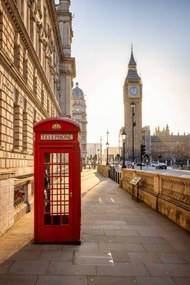 Fotografie A classic, red telephone booth in, SHansche