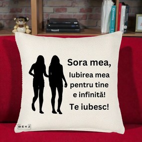 Cadou pentru Sora - Perna Personalizata Sora Mea Te Iubesc Siluete Negre Tinand Maini, 40x40 cm, Crem Reliefat, Husa Detasabila, Perna Inclusa, BEKZ®