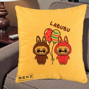 Perna Personalizata Labubu Cuplu cu Baloane, 40x40 cm, Galben, Husa Detasabila, Perna Inclusa, BEKZ®