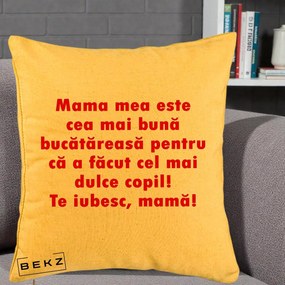 Cadou pentru Mama - Perna Personalizata Mama cea Mai Buna Bucatareasa, 40x40 cm, Galben, Husa Detasabila, Perna Inclusa, BEKZ®