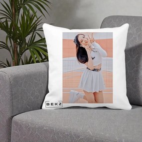 Perna Personalizata K-pop BLACKPINK Nayeon/Jisoo Tenis Alb, 40x40 cm, Alba Mata, Husa Detasabila, Perna Inclusa, BEKZ®