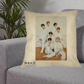 Perna Personalizata K-pop BTS Foto Grup All-White Elegant, 40x40 cm, Crem, Husa Detasabila, Perna Inclusa, BEKZ®