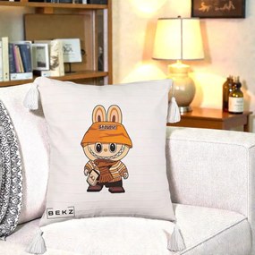 Perna Personalizata Labubu Streetwear Portocaliu, 40x40 cm, Bej cu Franjuri, Husa Detasabila, Perna Inclusa, BEKZ®