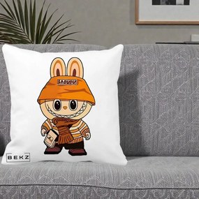 Perna Personalizata Labubu Streetwear Portocaliu, 40x40 cm, Alba Mata, Husa Detasabila, Perna Inclusa, BEKZ®