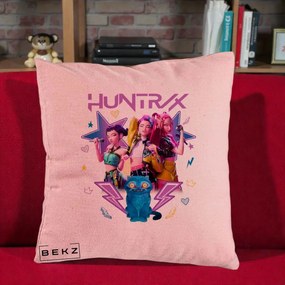 Perna Personalizata K-pop HUNTRX Trio 3D cu Pisica Fulgere, 40x40 cm, Roz, Husa Detasabila, Perna Inclusa, BEKZ®