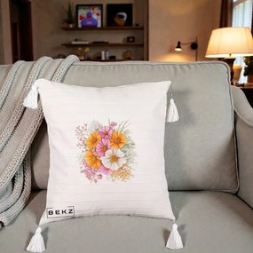 Perna Decorativa Buchet Cosmos Portocaliu Roz si Alb, 40x40 cm, Bej cu Franjuri, Husa Detasabila, Perna Inclusa, BEKZ®