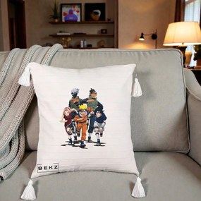 Perna Personalizata Naruto Echipa 7 Kakashi Sensei, 40x40 cm, Bej cu Franjuri, Husa Detasabila, Perna Inclusa, BEKZ®