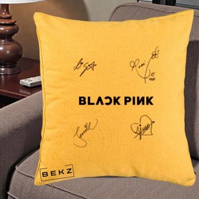 Perna Personalizata K-pop BLACKPINK Tinute Negre Grup Simplu, 40x40 cm, Galben, Husa Detasabila, Perna Inclusa, BEKZ®