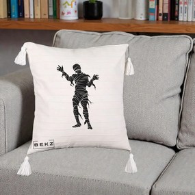 Perna Decorativa Mormii Infricosat Silueta Neagra Halloween, 40x40 cm, Bej cu Franjuri, Husa Detasabila, Perna Inclusa, BEKZ®