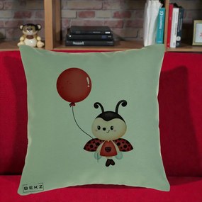 Perna Decorativa Buburuza cu Balon Rosu, 40x40 cm, Verde, Husa Detasabila, Perna Inclusa, BEKZ®