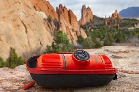 Aparat de cafea portabil Wacaco Nanopresso (roșu) + carcasă solidă