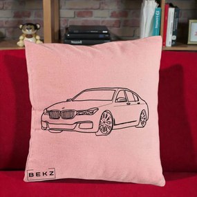Perna Personalizata BMW Seria 7 Linie Minimalista, 40x40 cm, Roz, Husa Detasabila, Perna Inclusa, BEKZ®