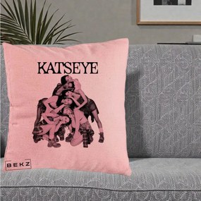 Perna Personalizata K-pop KATSEYE Foto Roz Vintage, 40x40 cm, Roz, Husa Detasabila, Perna Inclusa, BEKZ®