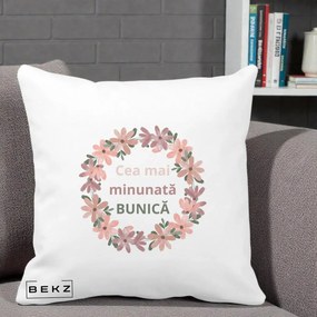 Cadou pentru Bunica - Perna Personalizata Cea Mai Minunata Bunica Coronita Flori Roz, 40x40 cm, Alba Mata, Husa Detasabila, Perna Inclusa, BEKZ®