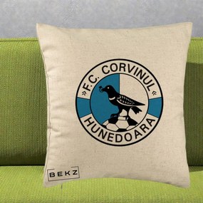 Perna Personalizata FC Corvinul Hunedoara Fotbal, 40x40 cm, Bej, Husa Detasabila, Perna Inclusa, BEKZ®