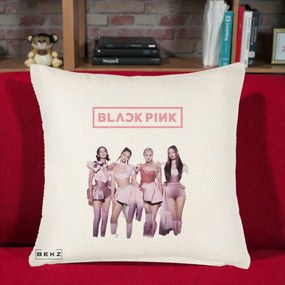 Perna Personalizata K-pop BLACKPINK Fotografie Grup Tinute Roz, 40x40 cm, Crem Reliefat, Husa Detasabila, Perna Inclusa, BEKZ®