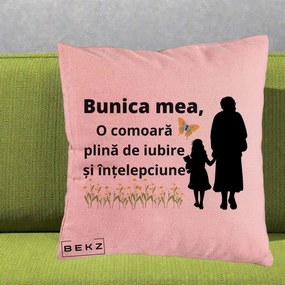 Cadou pentru Bunica - Perna Personalizata Bunica Mea Comoara Iubire Intelepciune Varianta Extinsa, 40x40 cm, Roz, Husa Detasabila, Perna Inclusa, BEKZ®