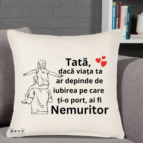 Cadou pentru Tata - Perna Personalizata Tata Supererou Nemuritor, 40x40 cm, Crem Reliefat, Husa Detasabila, Perna Inclusa, BEKZ®