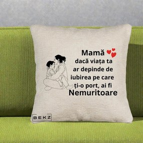 Cadou pentru Mama - Perna Personalizata Mama Nemuritoare Kawaii, 40x40 cm, Bej Canapea, Husa Detasabila, Perna Inclusa, BEKZ®