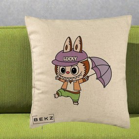 Perna Personalizata Labubu Lucky cu Umbrela, 40x40 cm, Bej, Husa Detasabila, Perna Inclusa, BEKZ®