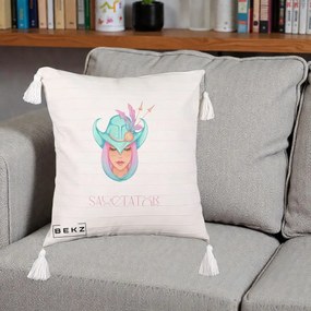 Perna Personalizata Zodiac Sagetator Cowgirl, 40x40 cm, Bej cu Franjuri, Husa Detasabila, Perna Inclusa, BEKZ®