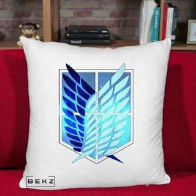 Perna Personalizata Attack on Titan Wings of Freedom, 40x40 cm, Alb Pufos, Husa Detasabila, Perna Inclusa, BEKZ®