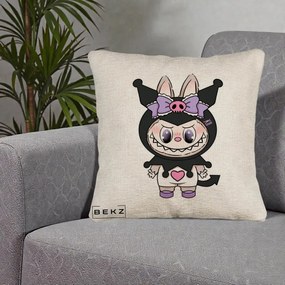 Perna Personalizata Labubu x Kuromi, 40x40 cm, Bej Canapea, Husa Detasabila, Perna Inclusa, BEKZ®