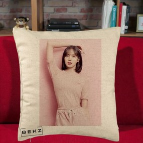 Perna Personalizata K-pop BLACKPINK Lisa Roz, 40x40 cm, Bej, Husa Detasabila, Perna Inclusa, BEKZ®