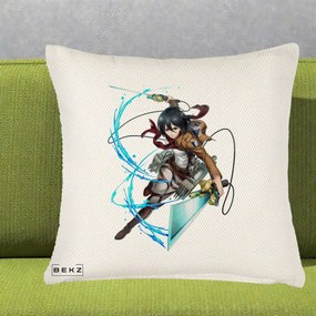 Perna Personalizata Attack on Titan Mikasa Ackerman Lupta, 40x40 cm, Crem Reliefat, Husa Detasabila, Perna Inclusa, BEKZ®