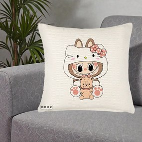 Perna Personalizata Labubu x Hello Kitty, 40x40 cm, Crem Reliefat, Husa Detasabila, Perna Inclusa, BEKZ®
