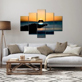 Tabloul cu bilă din sticlă în palmă (150x105 cm)
