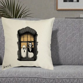 Perna Decorativa Halloween Fantoma si Dracula la Fereastra, 40x40 cm, Ecru, Husa Detasabila, Perna Inclusa, BEKZ®