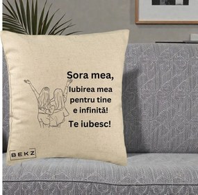 Cadou pentru Sora - Perna Personalizata Sora Mea Te Iubesc Line Art Doua Fete cu Brate Ridicate, 40x40 cm, Bej, Husa Detasabila, Perna Inclusa, BEKZ®